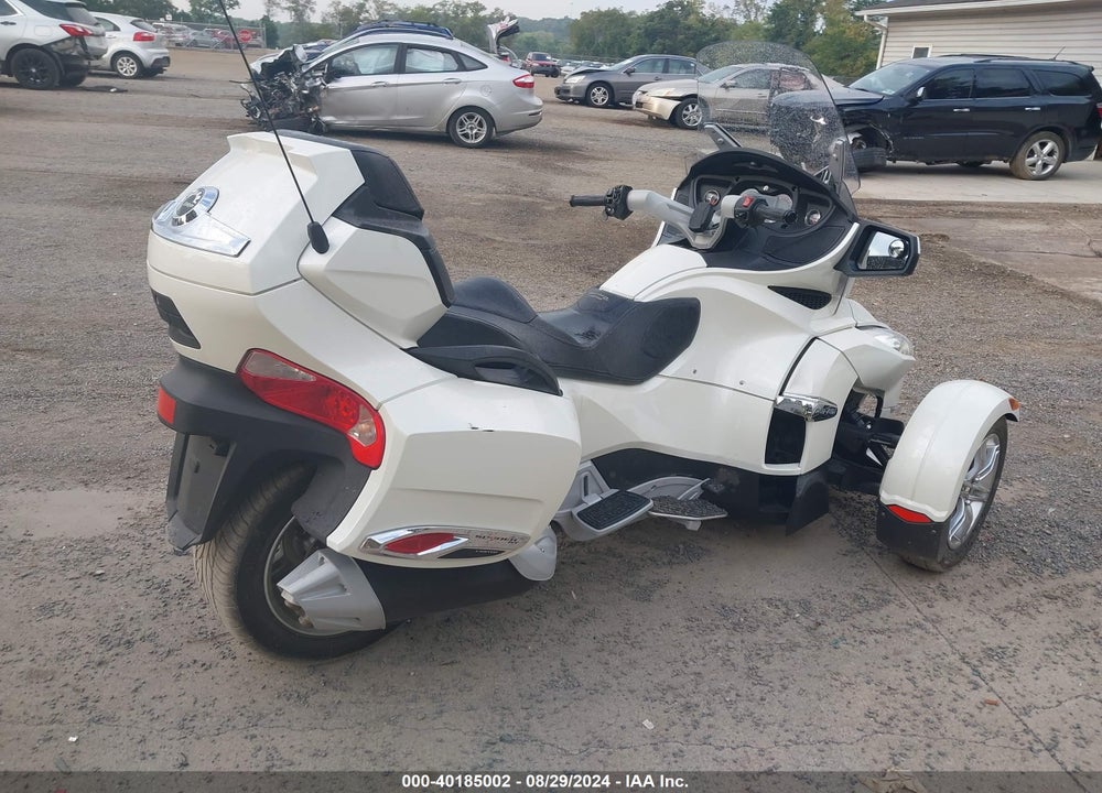 2011 CAN-AM SPYDER ROADSTER RT-LTD VIN: 2BXJBDC12BV001452
