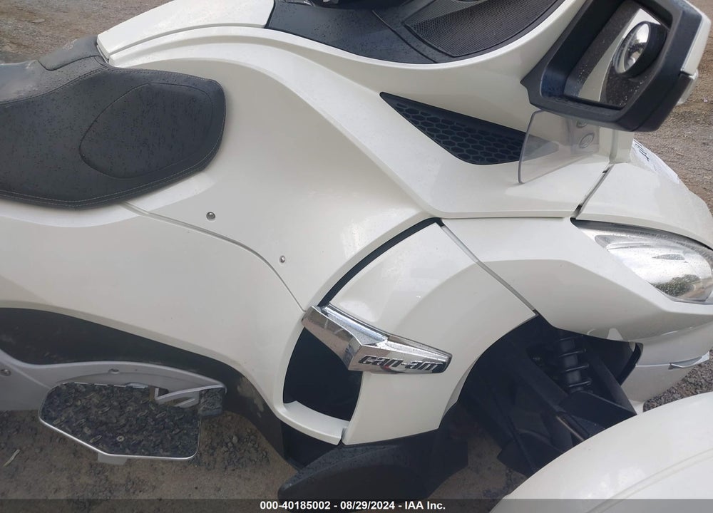 2011 CAN-AM SPYDER ROADSTER RT-LTD VIN: 2BXJBDC12BV001452