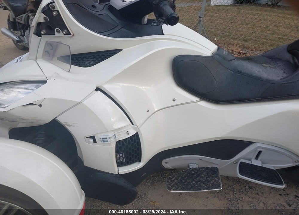 2011 CAN-AM SPYDER ROADSTER RT-LTD VIN: 2BXJBDC12BV001452