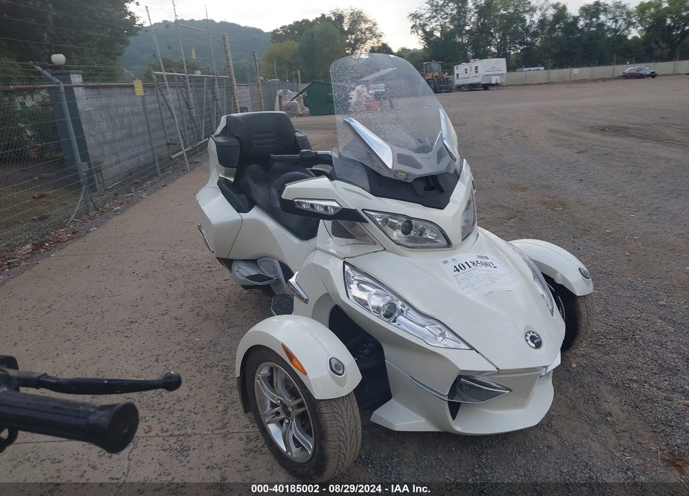 2011 CAN-AM SPYDER ROADSTER RT-LTD VIN: 2BXJBDC12BV001452