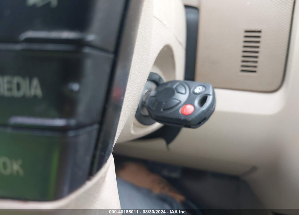 2010 FORD ESCAPE VIN: 1FMCU0EG9AKD24900