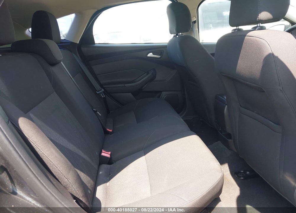 2015 FORD FOCUS SE VIN: 1FADP3K27FL311144