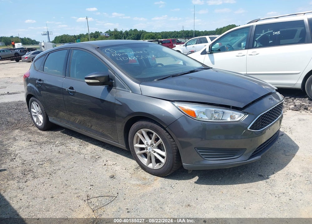 2015 FORD FOCUS SE VIN: 1FADP3K27FL311144