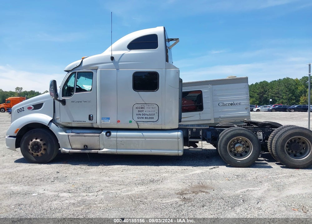 2013 PETERBILT 587 VIN: 1XP4D49X8DD183237