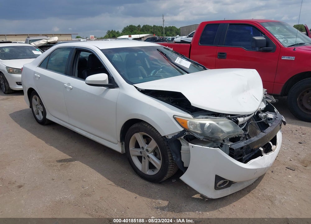2014 TOYOTA CAMRY SE VIN: 4T1BF1FK4EU784216