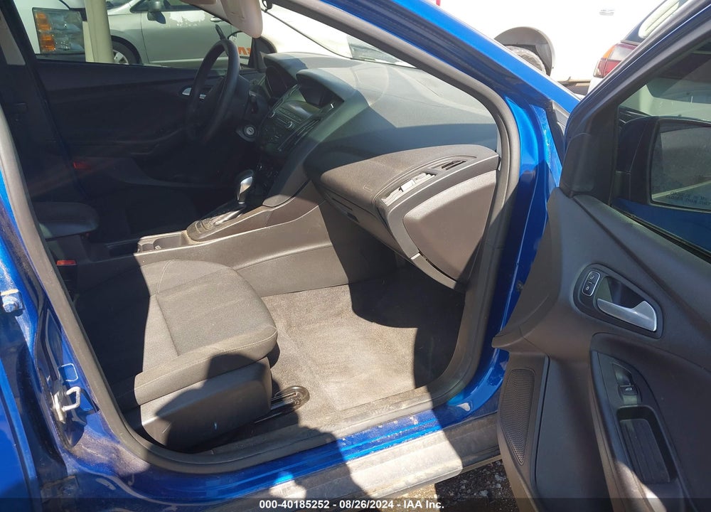 2018 FORD FOCUS SE VIN: 1FADP3F2XJL260144