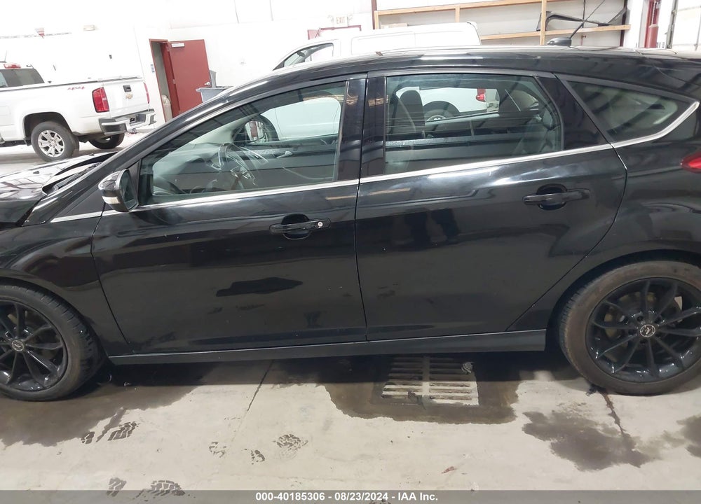 2014 FORD FOCUS TITANIUM VIN: 1FADP3N28EL270971