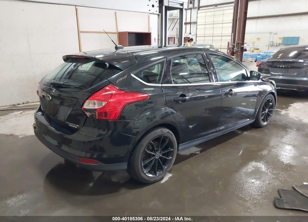 2014 FORD FOCUS TITANIUM VIN: 1FADP3N28EL270971