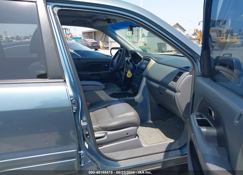 2007 HONDA PILOT EX-L VIN: 5FNYF28707B043716