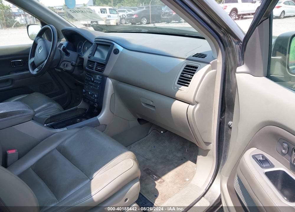 2006 HONDA PILOT EX-L VIN: 5FNYF18776B024363