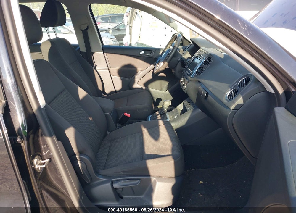 2017 VOLKSWAGEN TIGUAN 2.0T/2.0T S VIN: WVGBV7AX8HK044287