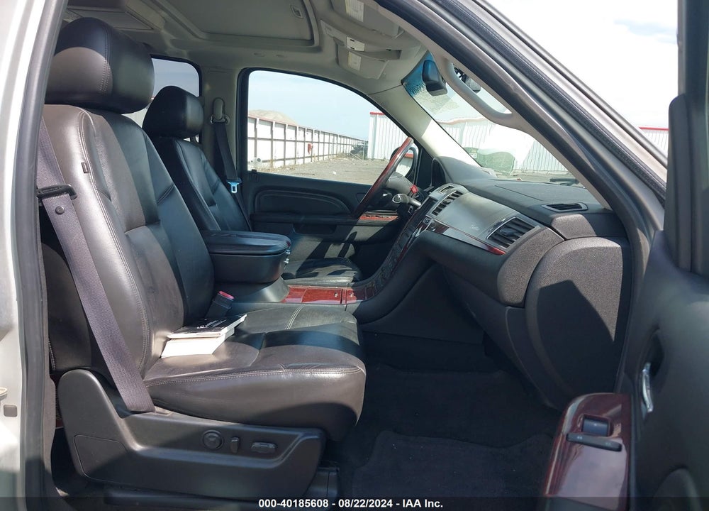 2010 CADILLAC ESCALADE EXT PREMIUM VIN: 3GYVKNEF3AG120201