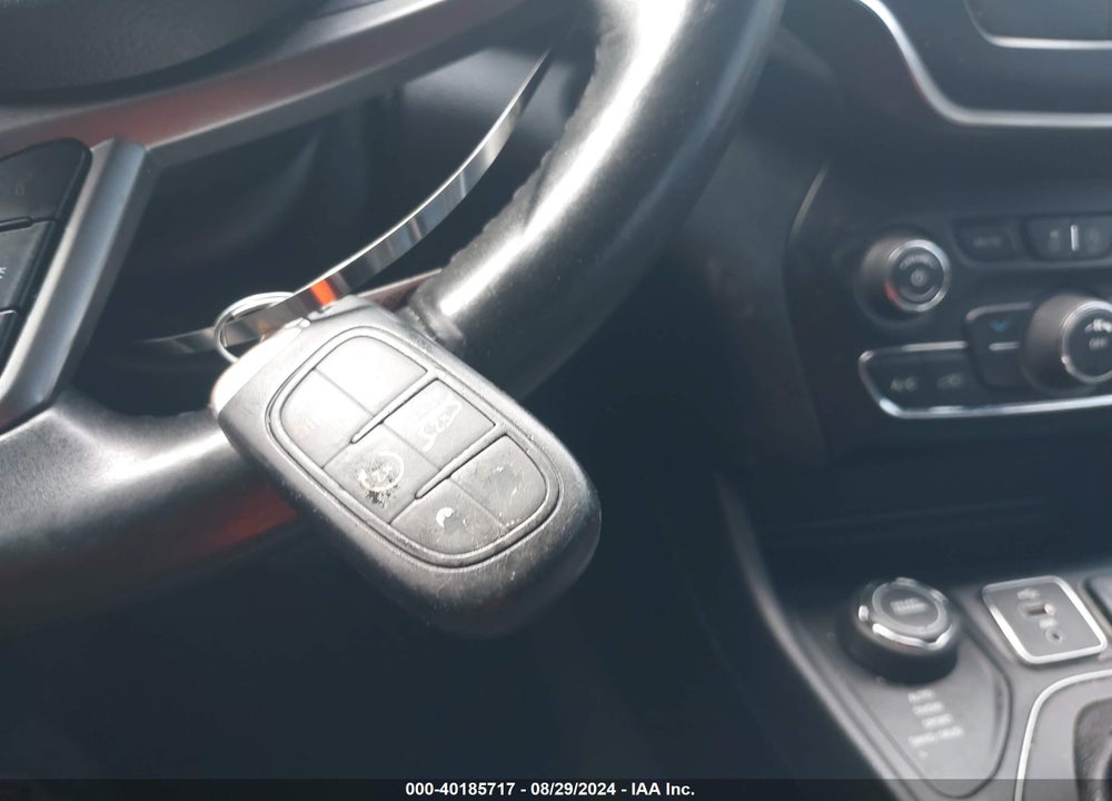 2019 JEEP CHEROKEE LATITUDE PLUS 4X4 VIN: 1C4PJMLBXKD182124