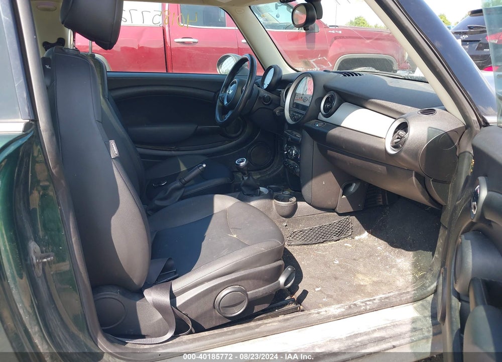 2012 MINI COOPER VIN: WMWSU3C56CT369743