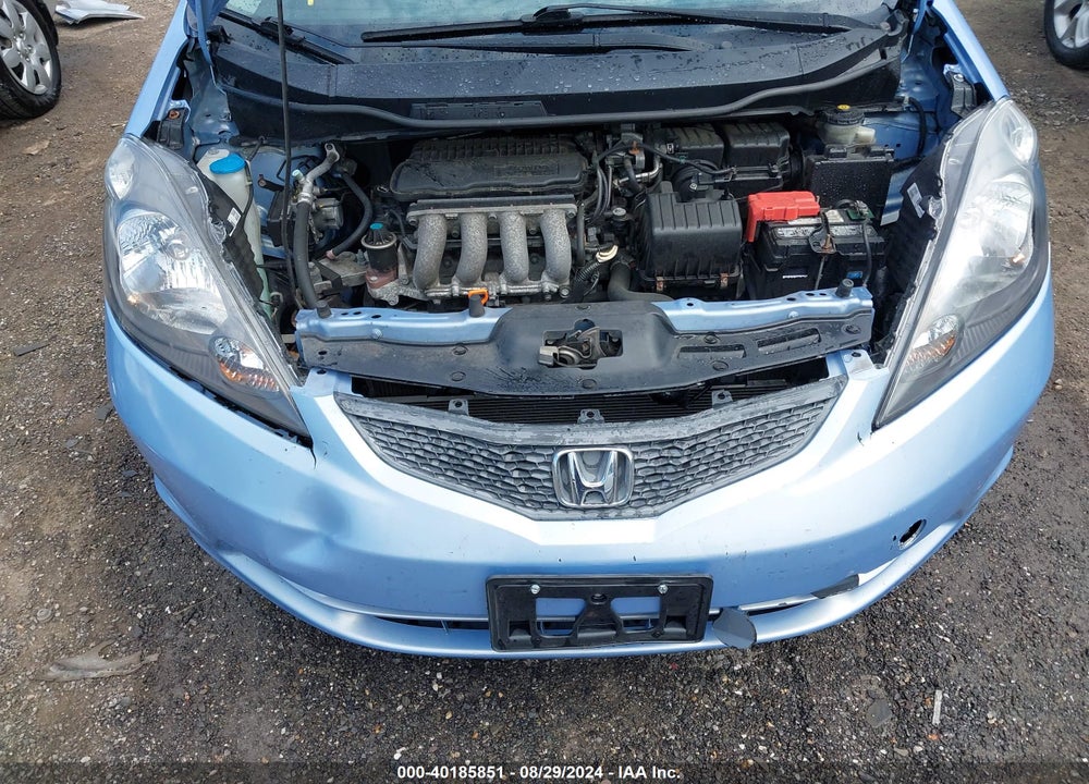 2010 HONDA FIT VIN: JHMGE8H25AC036690