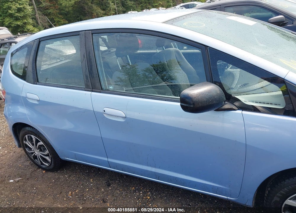 2010 HONDA FIT VIN: JHMGE8H25AC036690