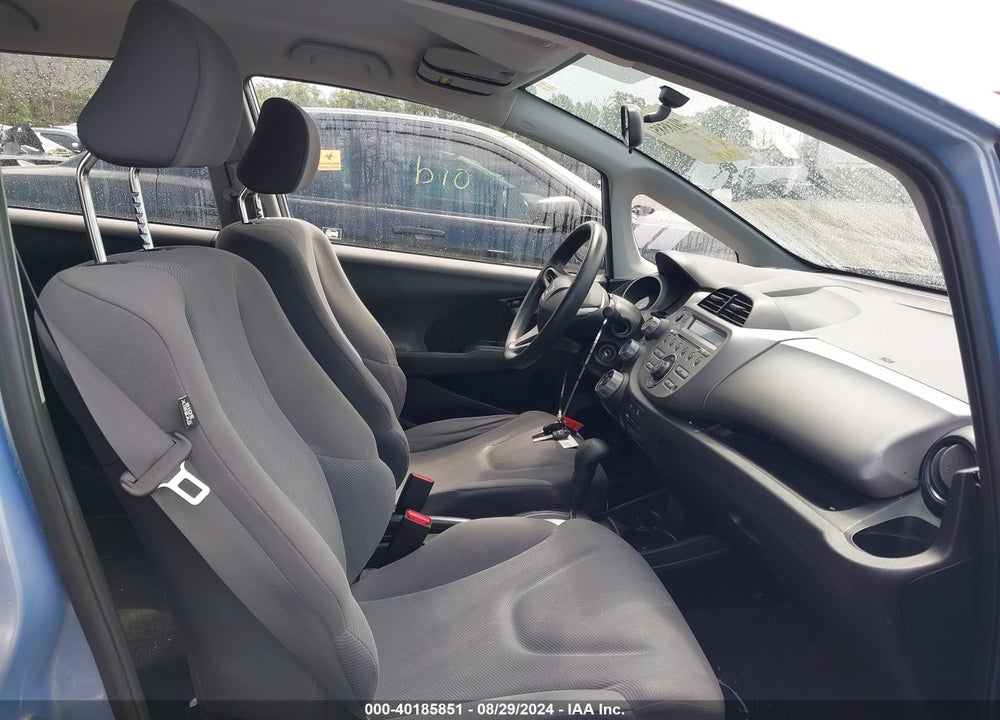 2010 HONDA FIT VIN: JHMGE8H25AC036690