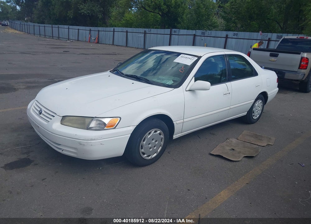 1998 TOYOTA CAMRY LE VIN: JT2BG22K3W0158249