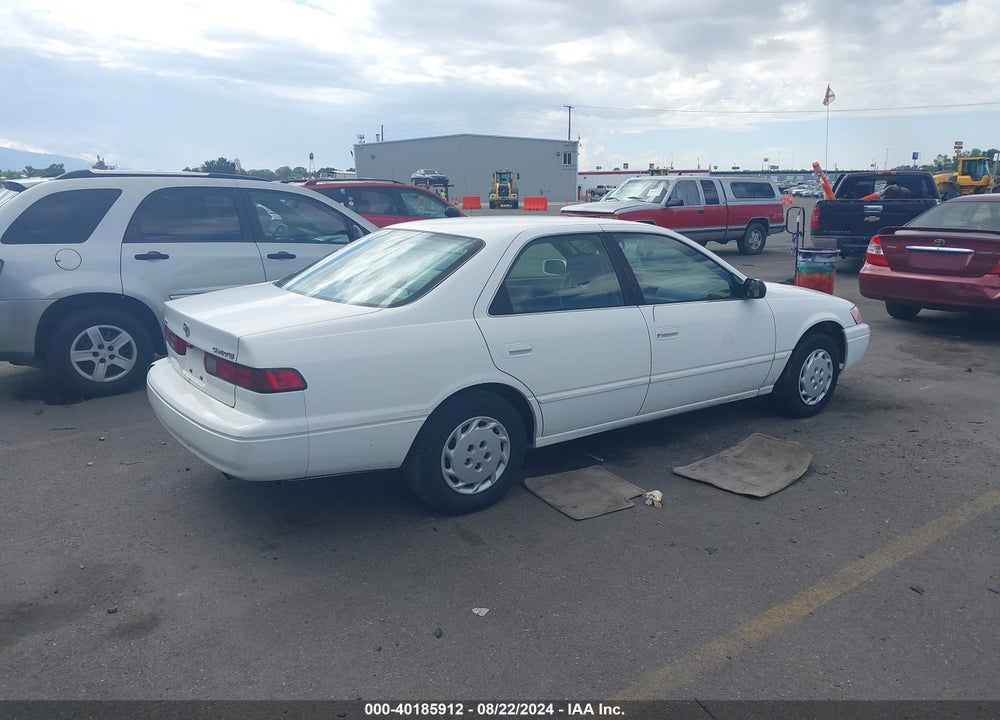 1998 TOYOTA CAMRY LE VIN: JT2BG22K3W0158249