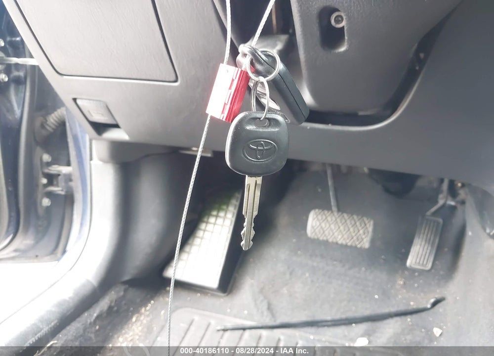 2006 TOYOTA MATRIX VIN: 2T1KR32E56C613612