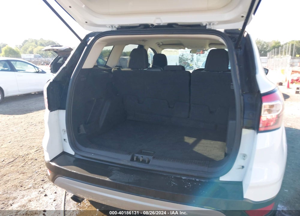 2018 FORD ESCAPE SE VIN: 1FMCU9GD0JUB61422