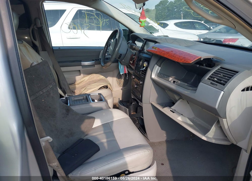 2008 CHRYSLER TOWN & COUNTRY TOURING VIN: 2A8HR54P98R104056