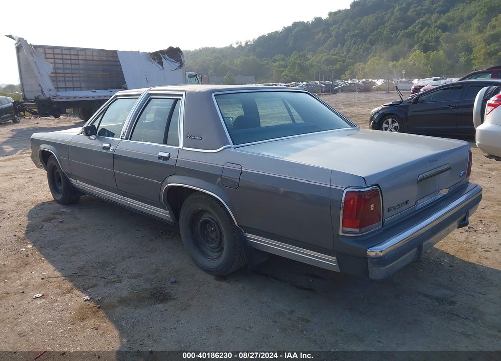 1988 FORD CROWN VICTORIA LX VIN: 2FABP74F2JX210068