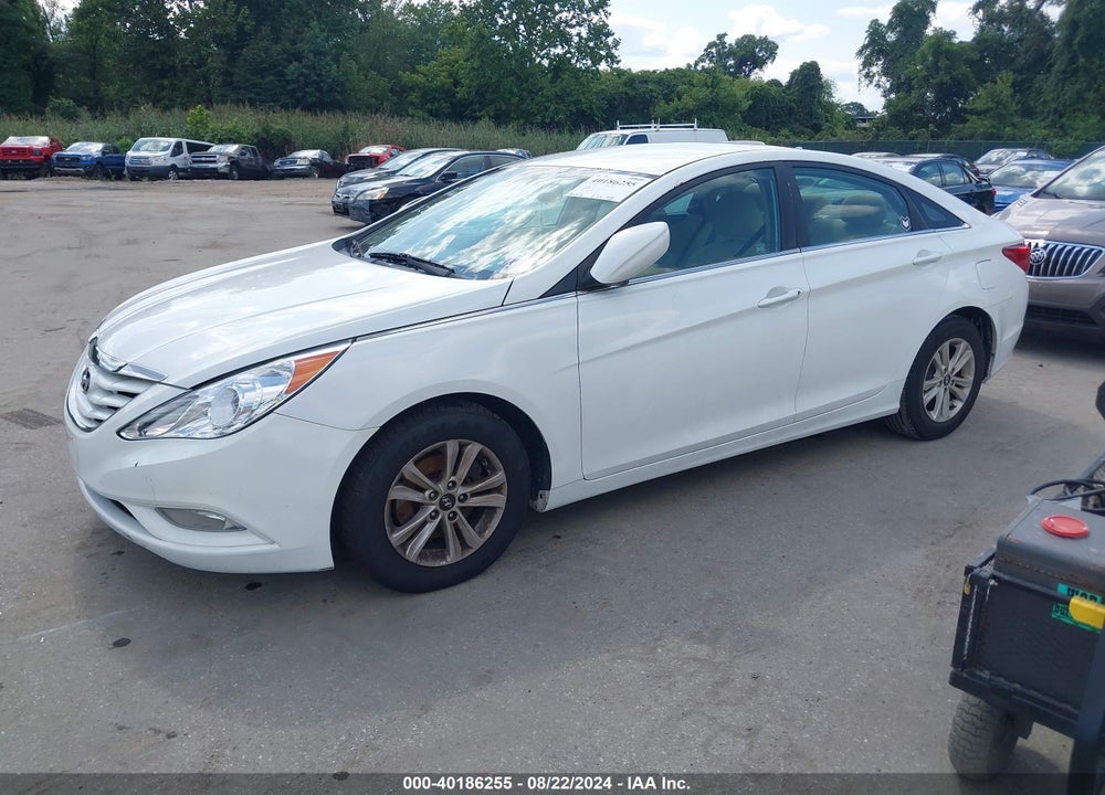 2013 HYUNDAI SONATA GLS VIN: 5NPEB4AC2DH725852