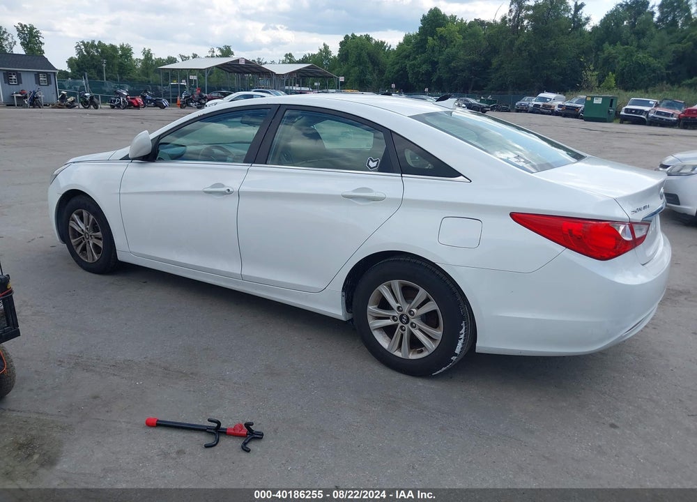 2013 HYUNDAI SONATA GLS VIN: 5NPEB4AC2DH725852