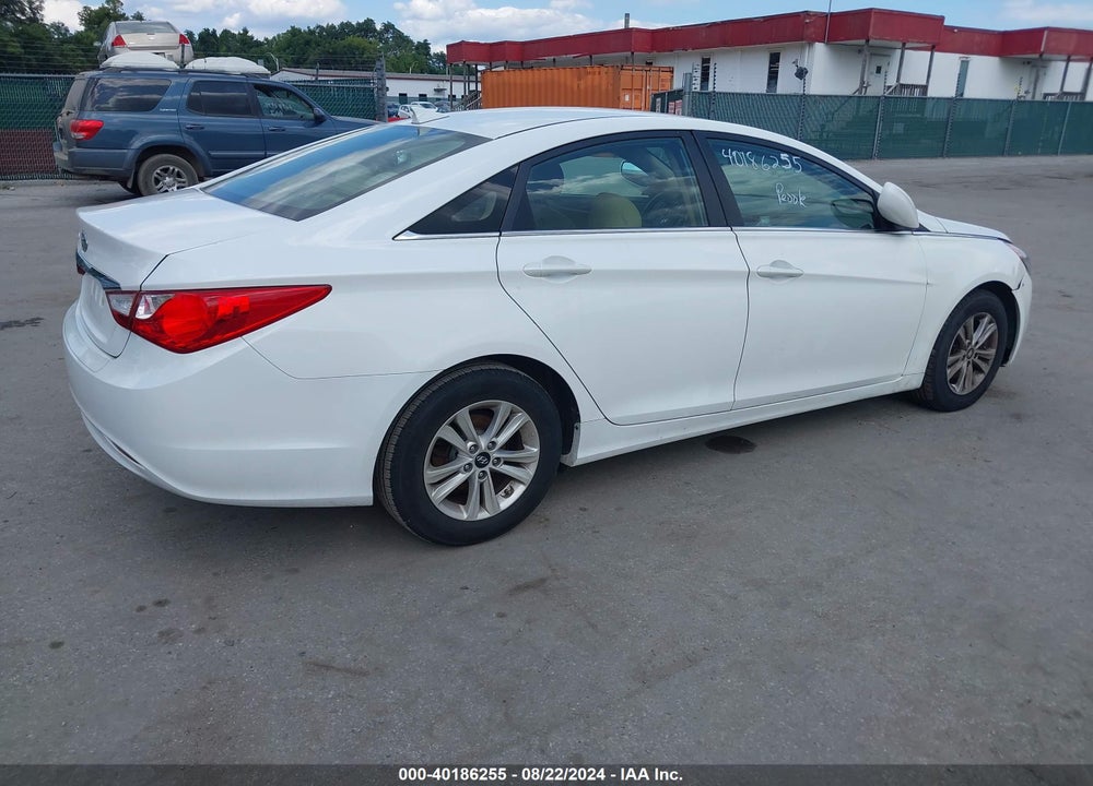 2013 HYUNDAI SONATA GLS VIN: 5NPEB4AC2DH725852