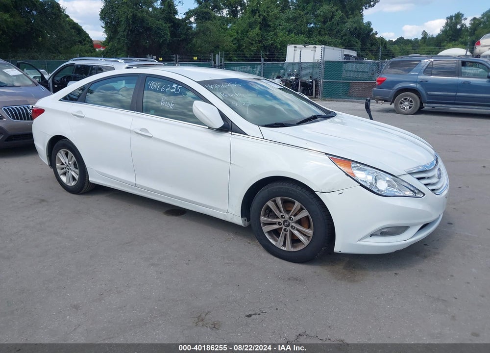 2013 HYUNDAI SONATA GLS VIN: 5NPEB4AC2DH725852