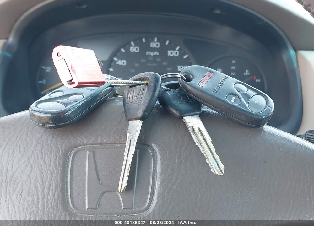 2000 HONDA ACCORD 3.0 EX VIN: 1HGCG1650YA060711