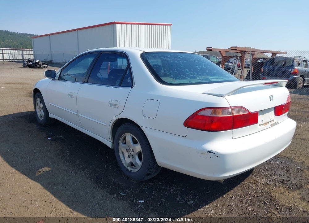 2000 HONDA ACCORD 3.0 EX VIN: 1HGCG1650YA060711
