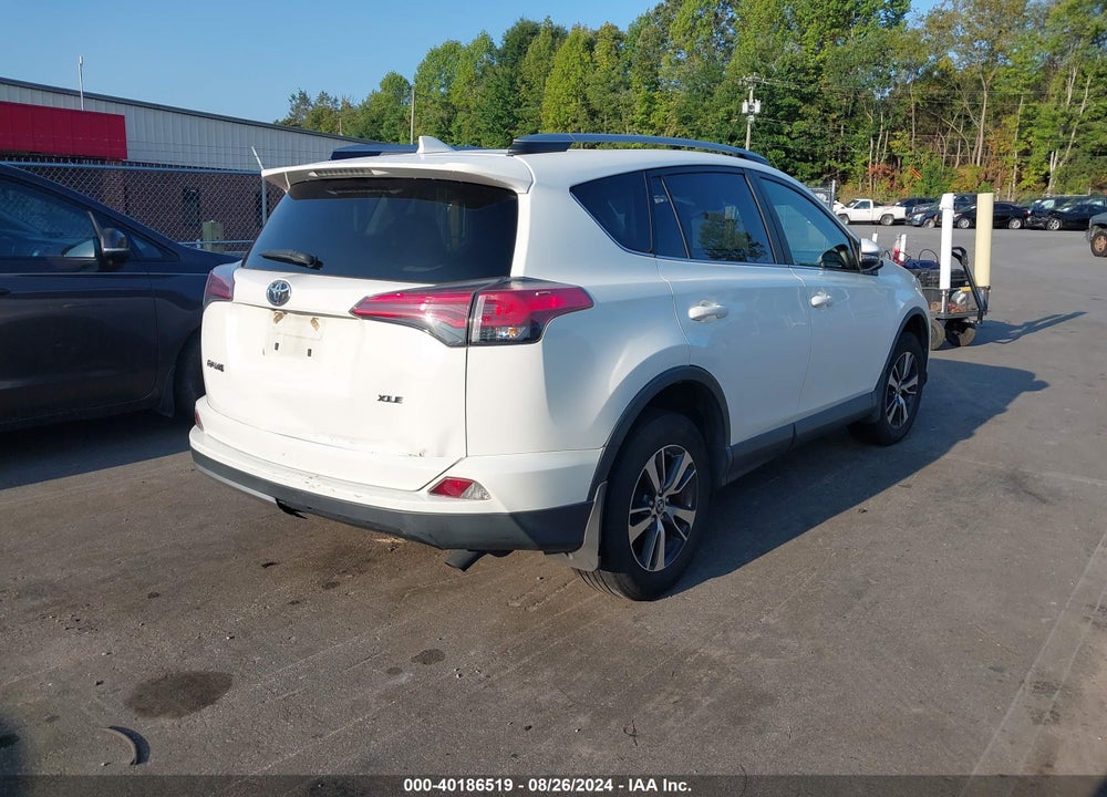 2017 TOYOTA RAV4 XLE VIN: JTMWFREV8HJ135931