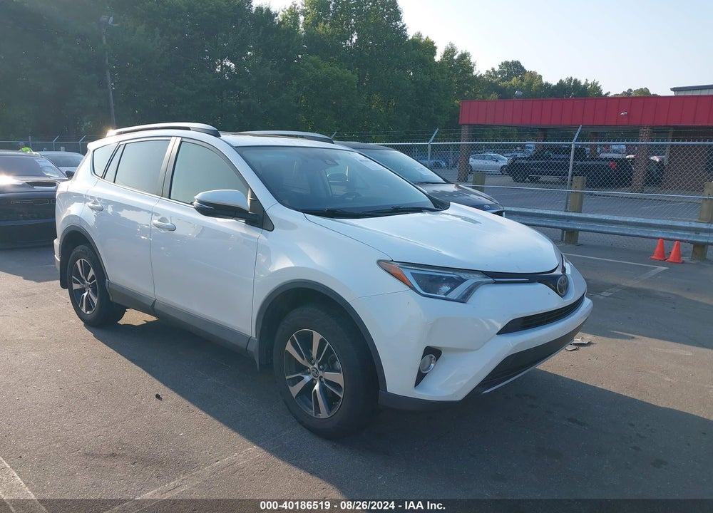 2017 TOYOTA RAV4 XLE VIN: JTMWFREV8HJ135931