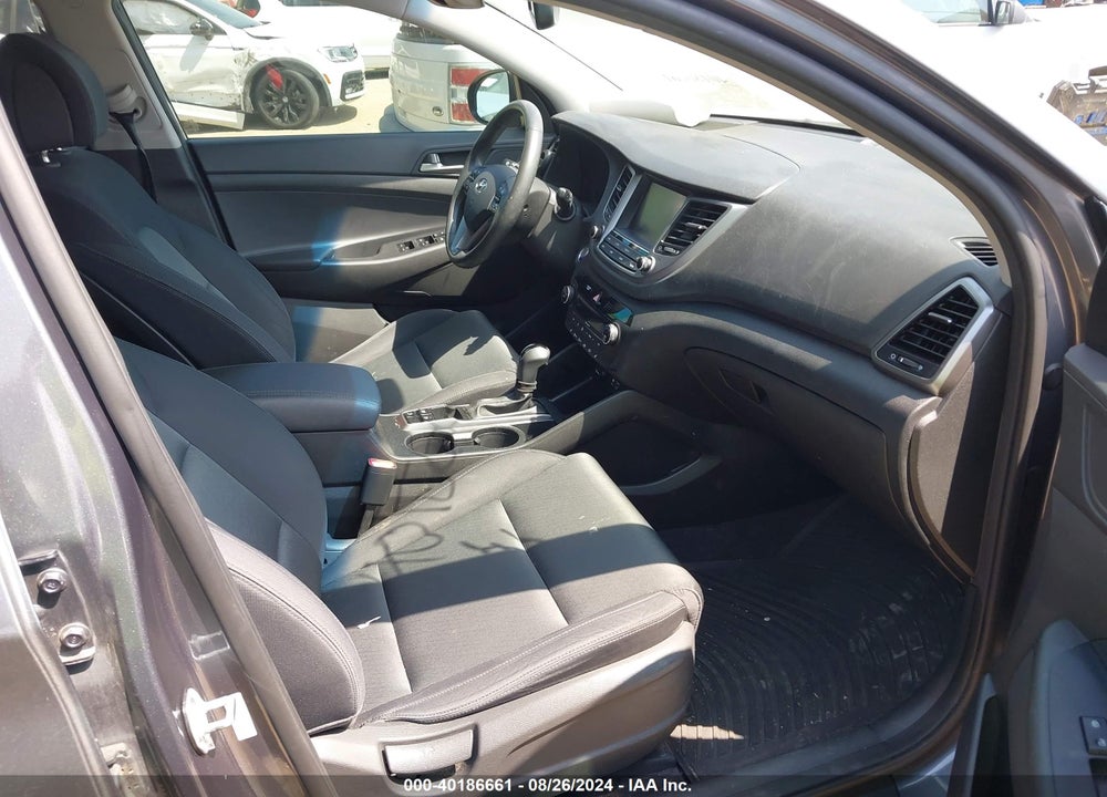 2018 HYUNDAI TUCSON VALUE VIN: KM8J33A21JU794851