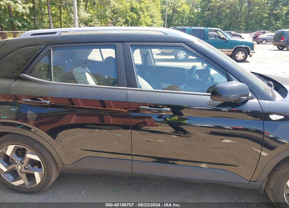2022 HYUNDAI VENUE VIN: KMHRC8A38NU185495