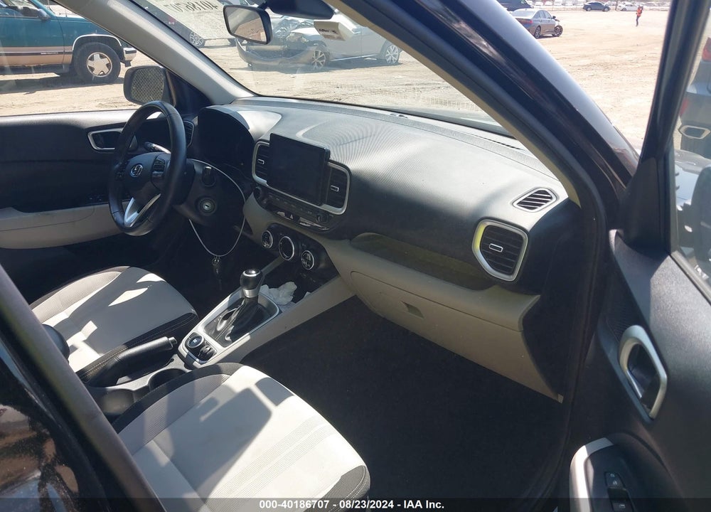 2022 HYUNDAI VENUE VIN: KMHRC8A38NU185495