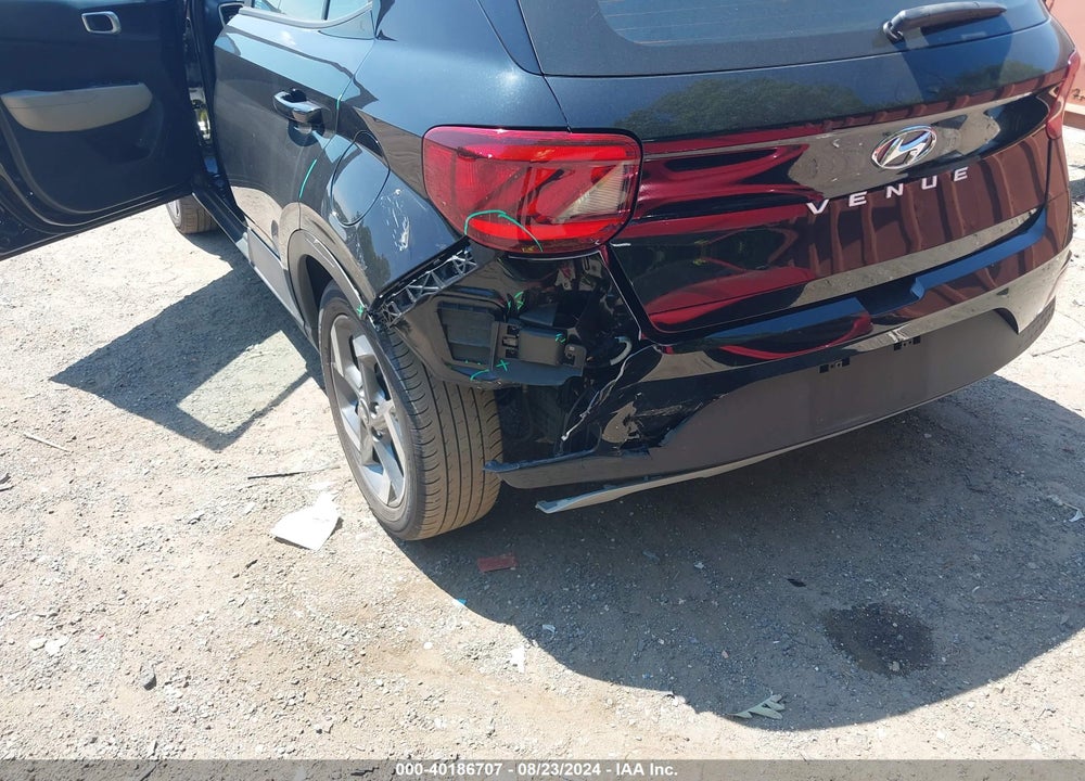 2022 HYUNDAI VENUE VIN: KMHRC8A38NU185495