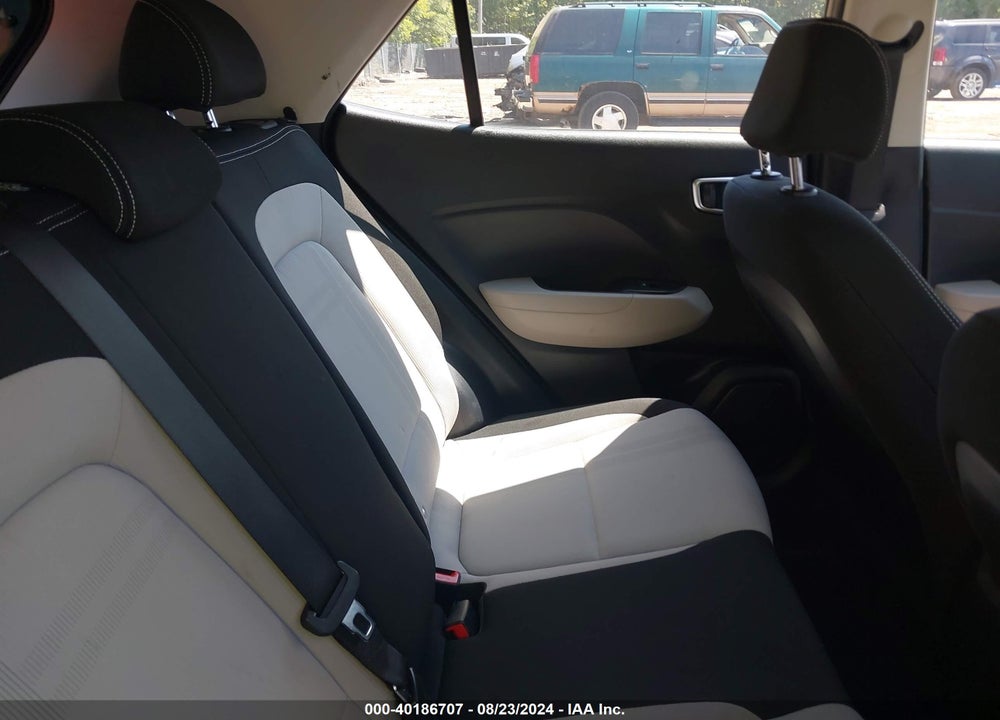 2022 HYUNDAI VENUE VIN: KMHRC8A38NU185495