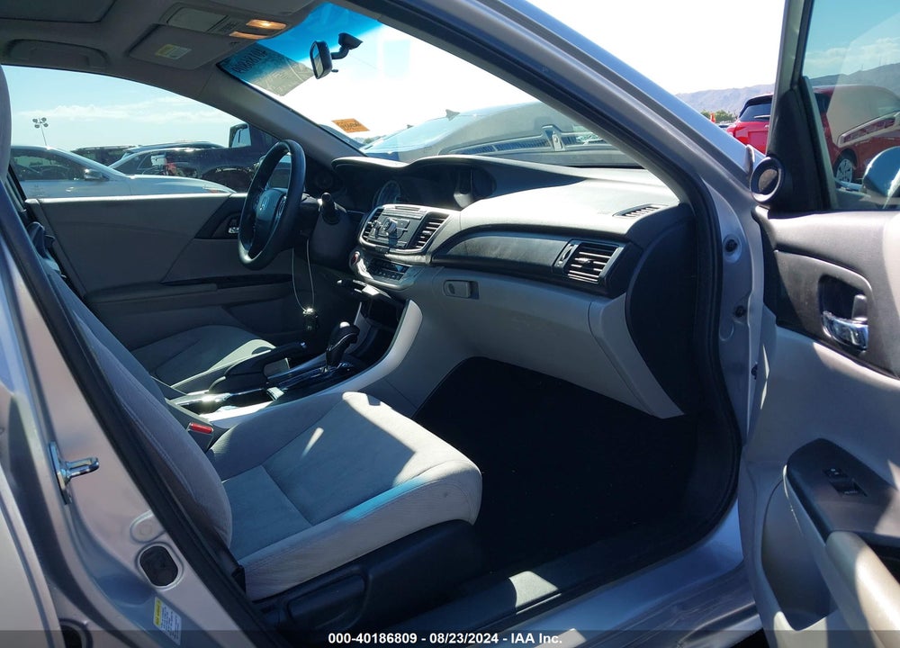 2013 HONDA ACCORD EX VIN: 1HGCR2F77DA132984