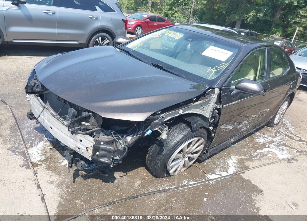 2018 TOYOTA CAMRY LE VIN: JTNB11HK8J3040064