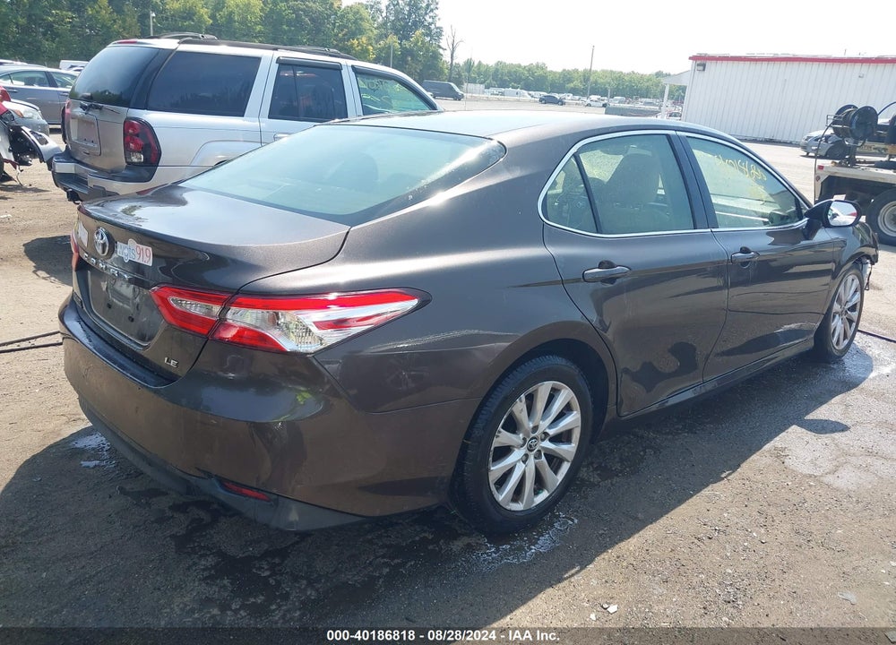2018 TOYOTA CAMRY LE VIN: JTNB11HK8J3040064