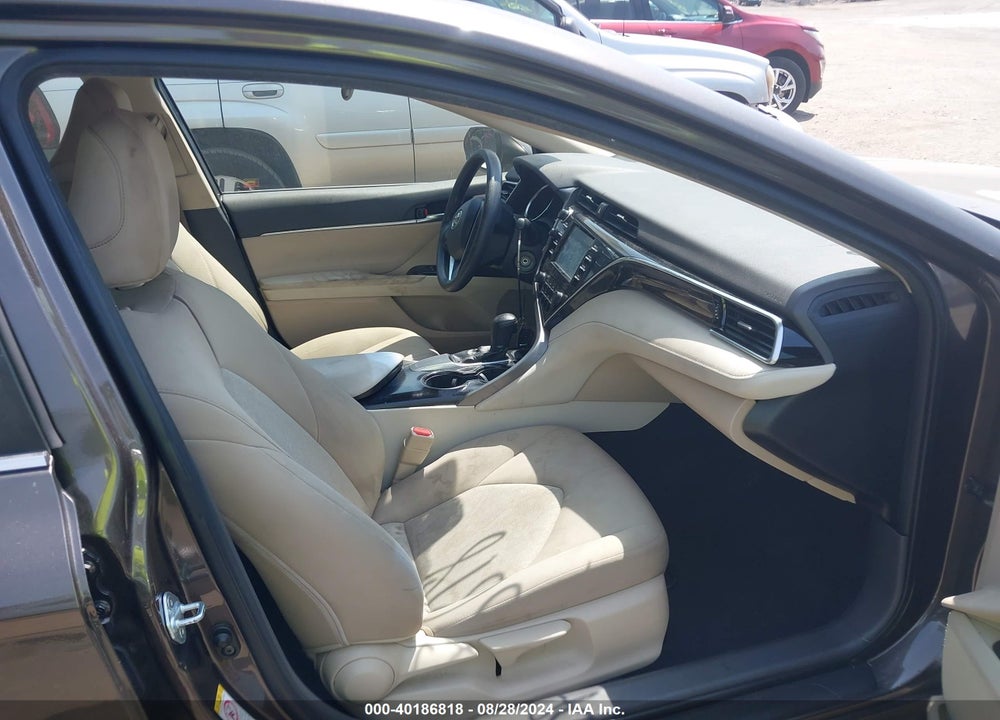 2018 TOYOTA CAMRY LE VIN: JTNB11HK8J3040064