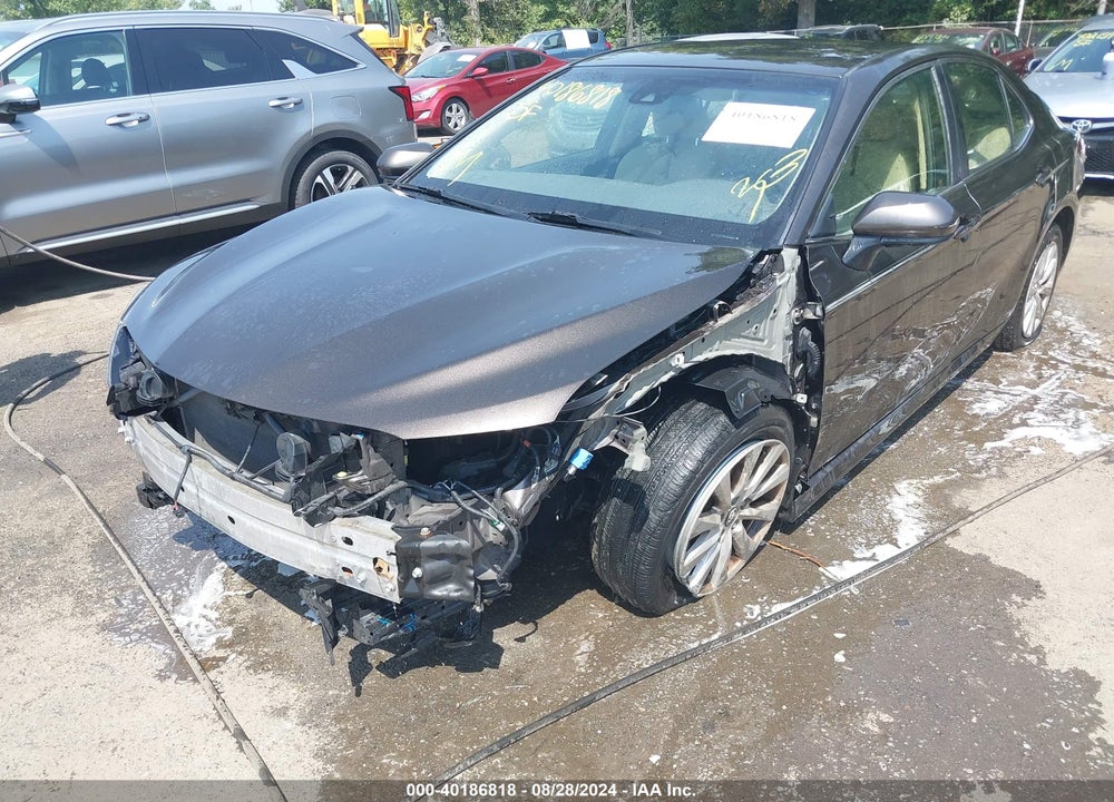 2018 TOYOTA CAMRY LE VIN: JTNB11HK8J3040064