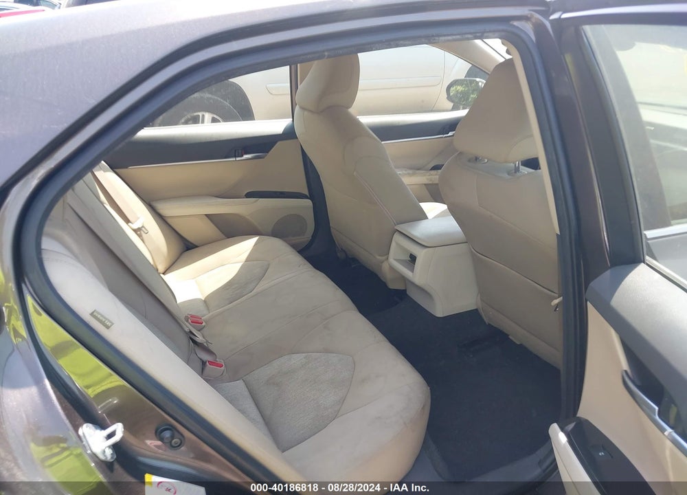 2018 TOYOTA CAMRY LE VIN: JTNB11HK8J3040064