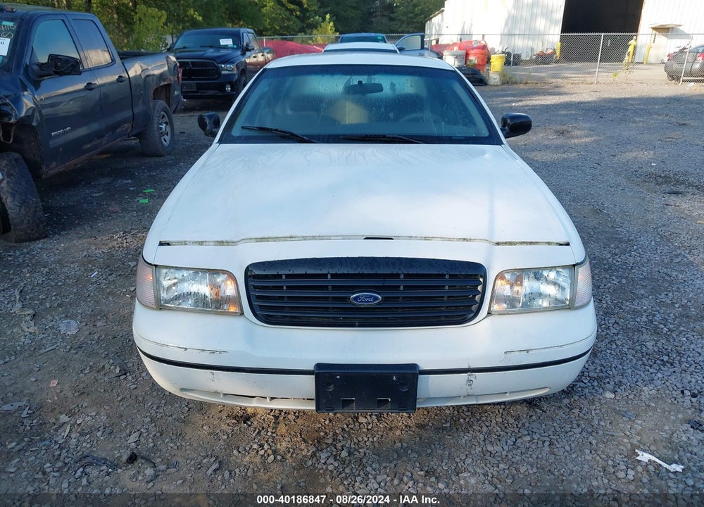 1999 FORD CROWN VICTORIA POLICE INTERCEPTOR VIN: 2FAFP71W9XX111620