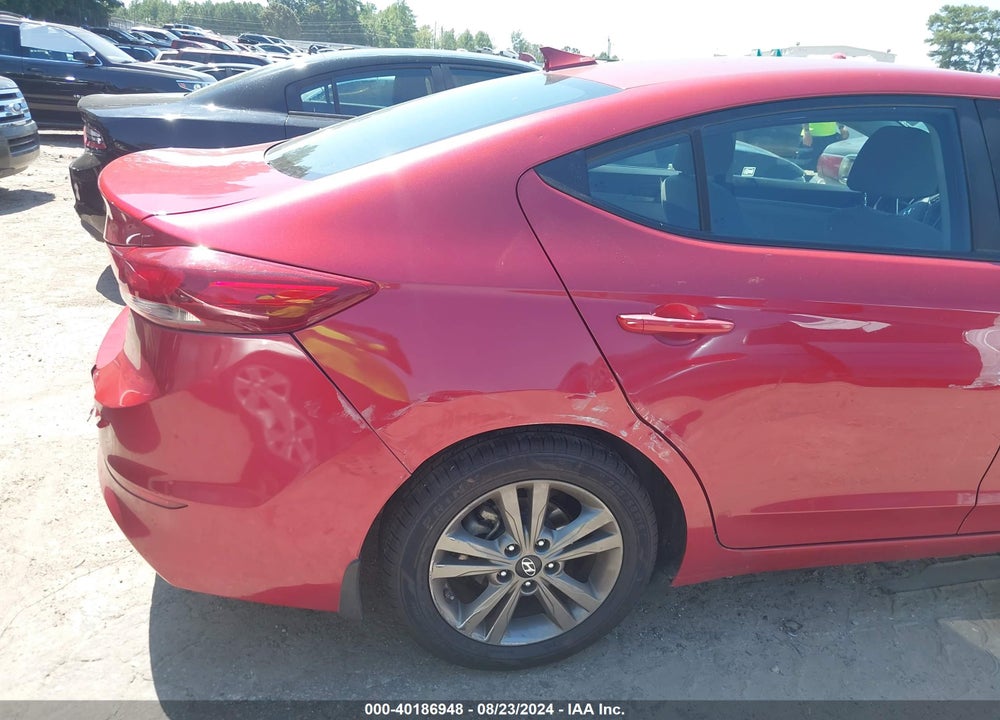 2018 HYUNDAI ELANTRA SEL VIN: 5NPD84LFXJH250657