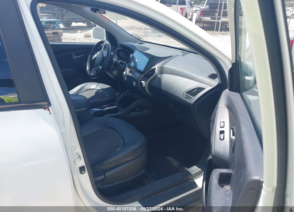 2010 HYUNDAI TUCSON GLS VIN: KM8JU3AC5AU018955