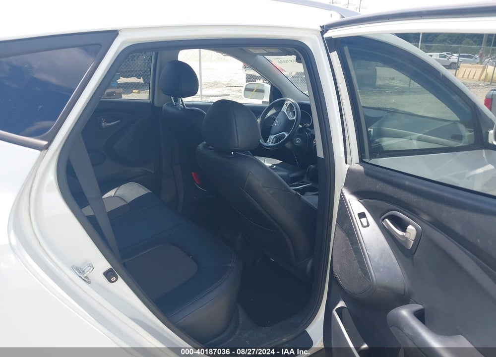 2010 HYUNDAI TUCSON GLS VIN: KM8JU3AC5AU018955
